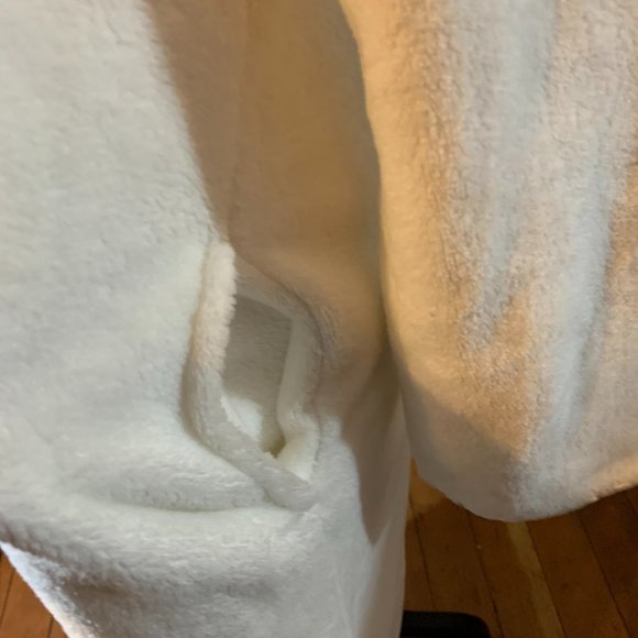 Oscar de la Renta Full Zipper Poly Plush Robe - Picture 3 of 8